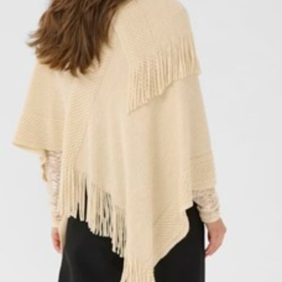 NWT Cream Knit Fringe Poncho one size - Picture 3 of 14